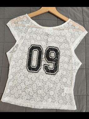NWT! Le Lis White Lace Top with Black '09' Graphic